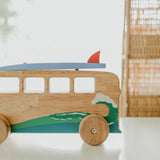 QToys | Surfing Van