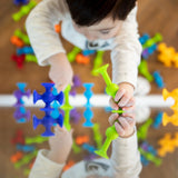 Fat Brain Toys | Squigz Starter Kit - 24pc Suction Construction Set