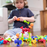 Fat Brain Toys | Squigz Starter Kit - 24pc Suction Construction Set